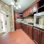 Cocina integral en madera de Casa 22, propiedad para invertir en Santa Marta